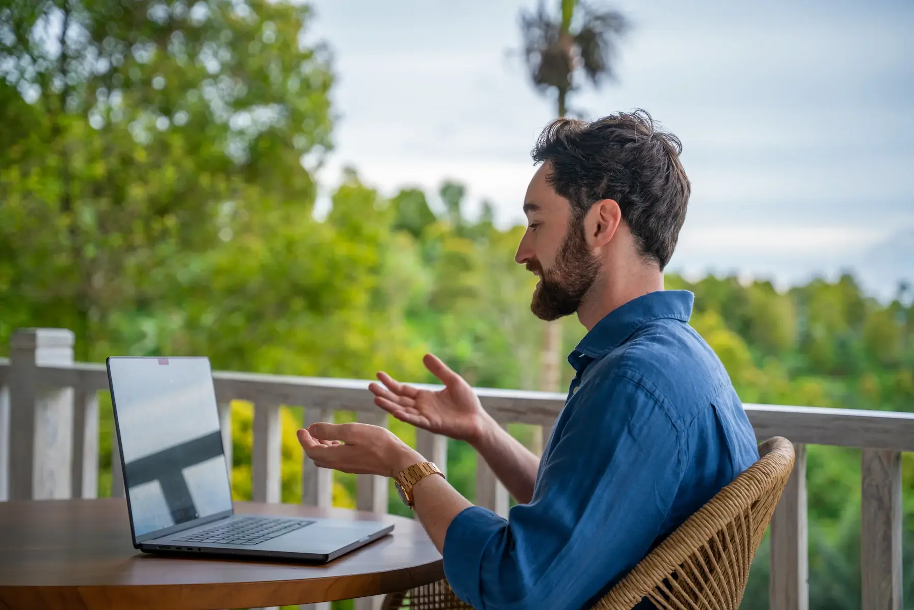 Patrick Ohlenschlager teaching an online maths group session